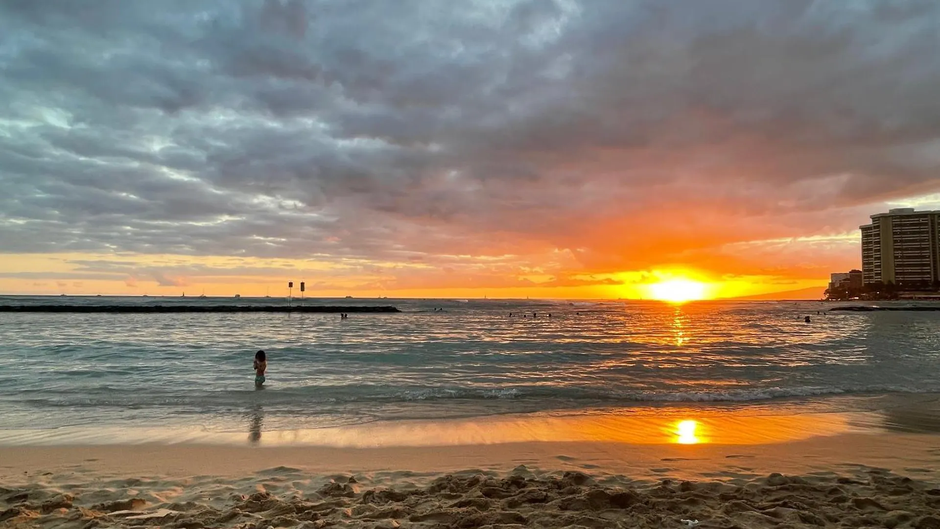 Aloha Waikiki Condo 2Beds, 2Baths, Free Parking. Honolulu 0*,